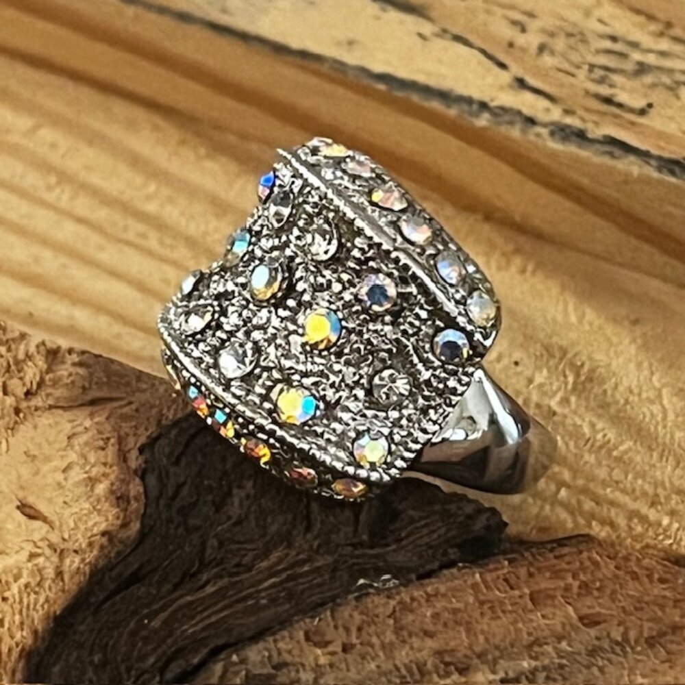 Lia Sophia Ring Crystal Statement Cocktail Silver Tone Sparkle Size 7 3/4